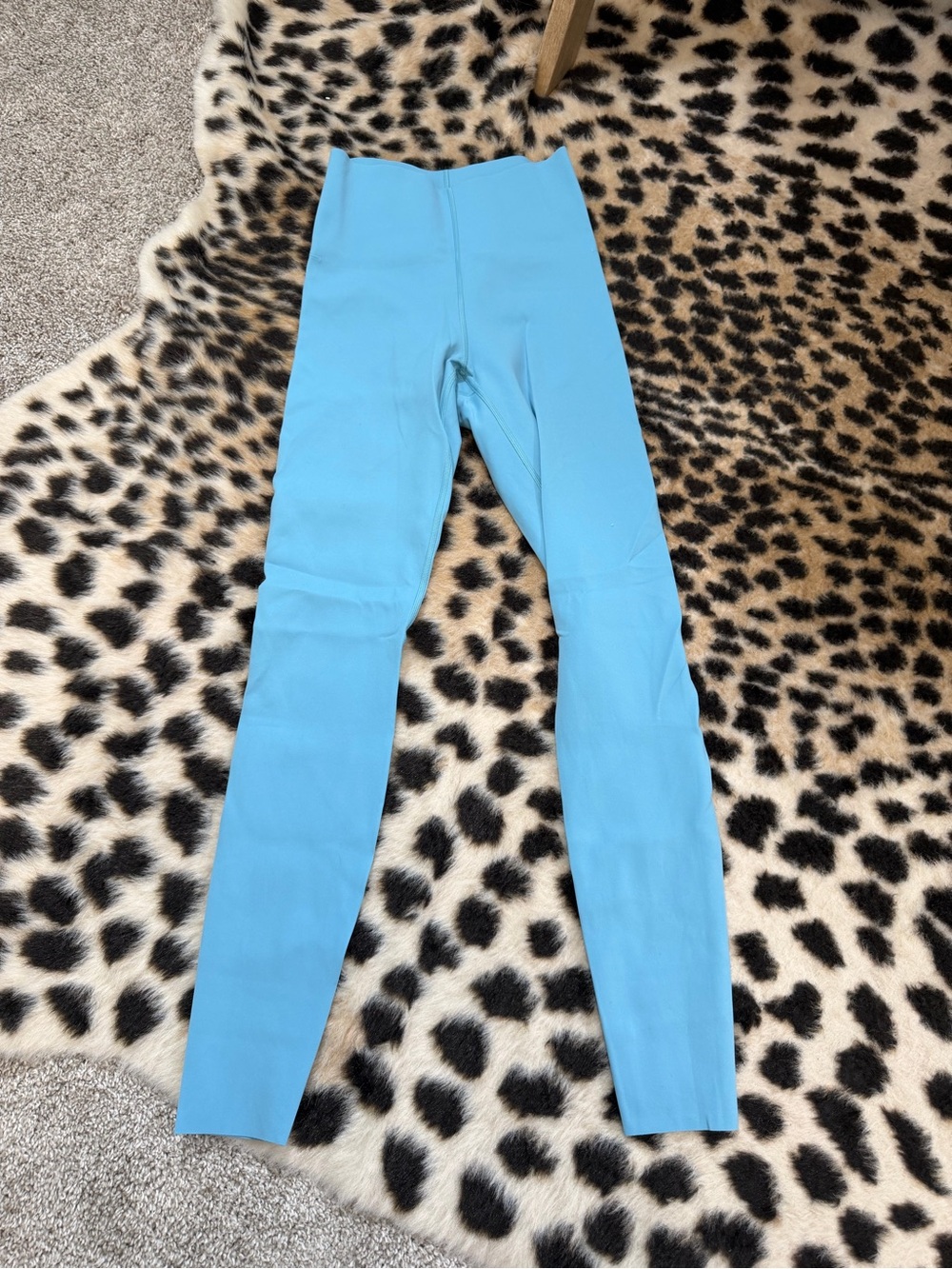 lululemon Glow Up™ Super-High-Rise
Tight 28" Sz 4 Color Wash Blue